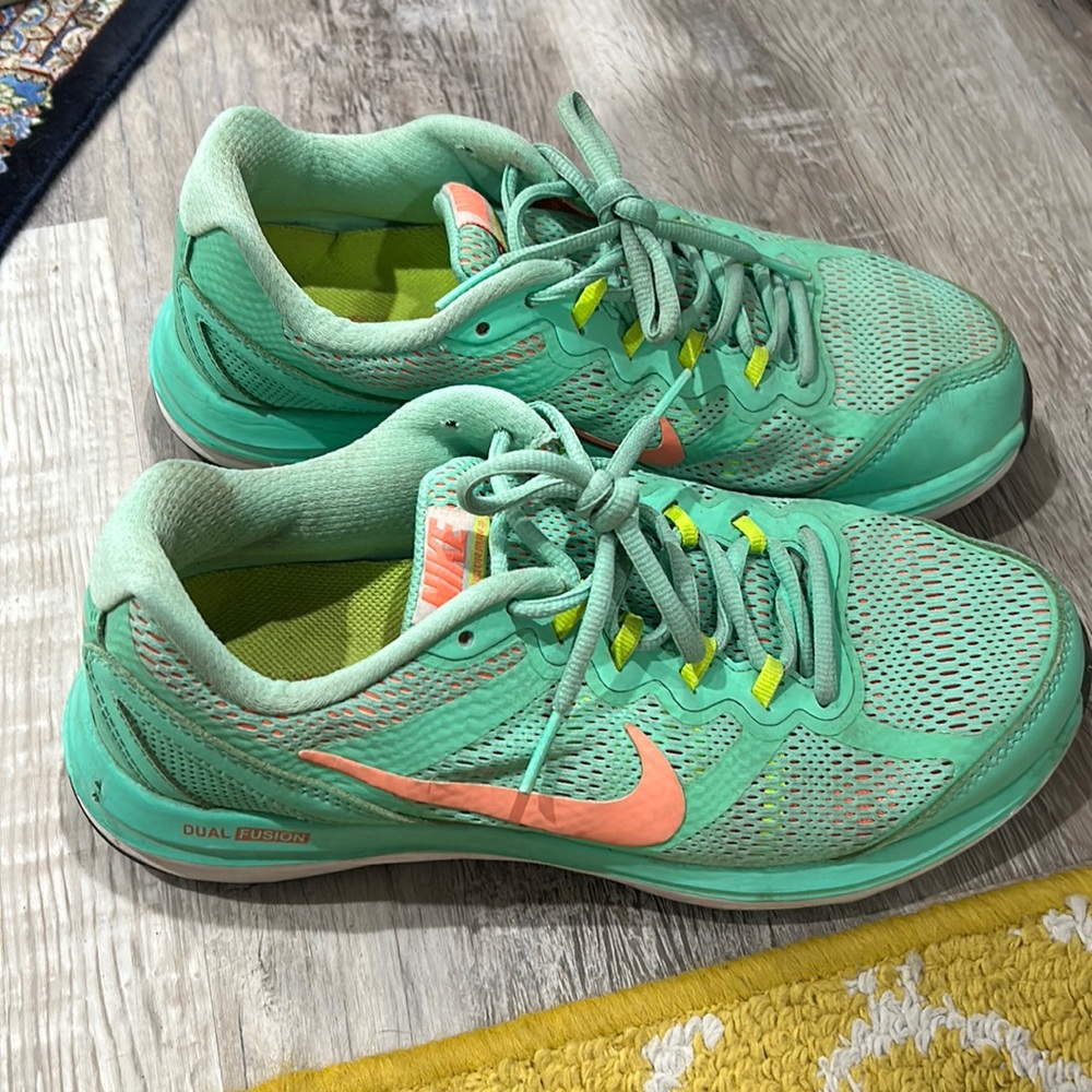 Gently used Nike Dual Fusion Run 3